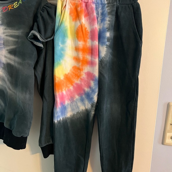 Lola + The Boys Tie-Dye Sweatshirt and Joggers Set - Picture 5 of 6